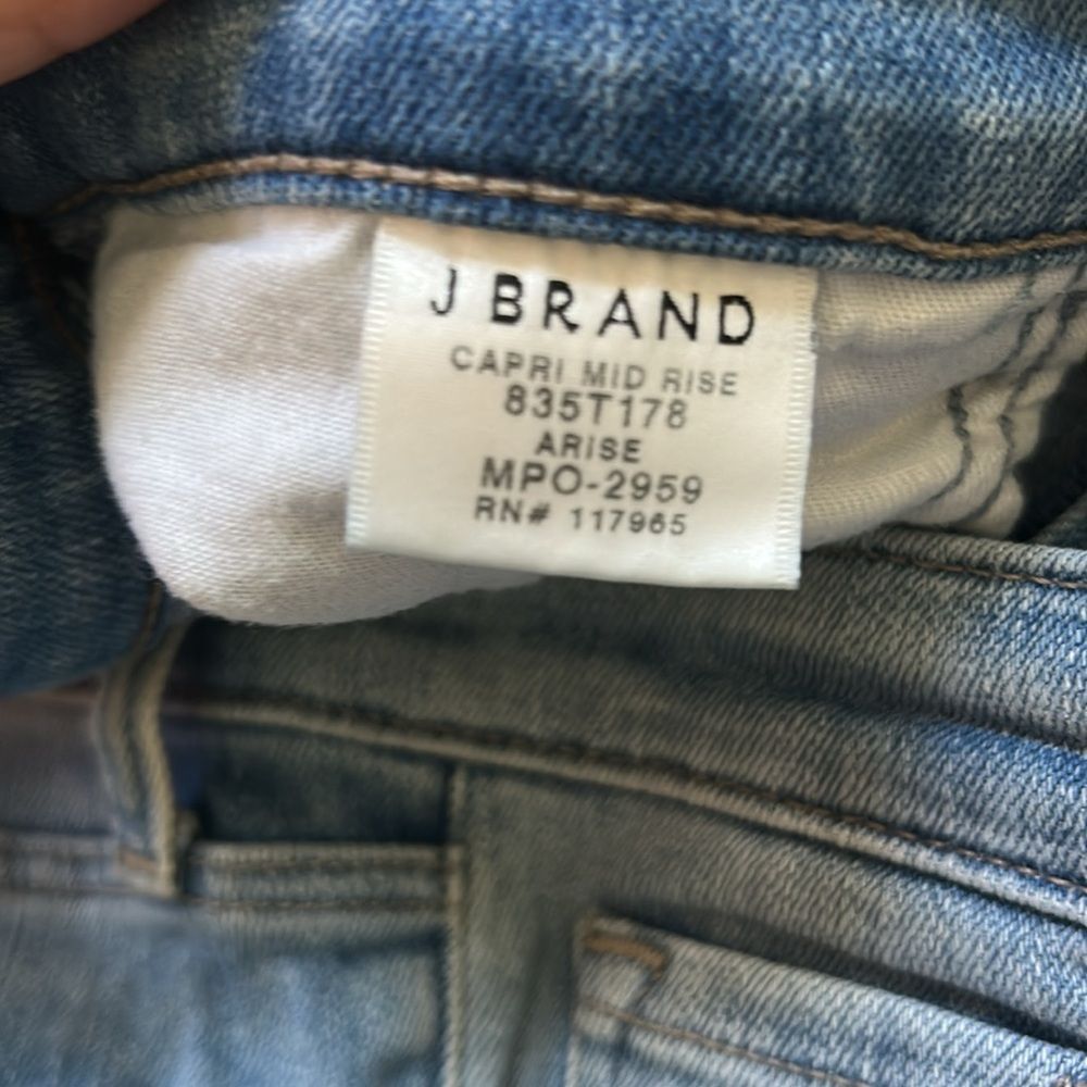 J Brand Jeans Capri Mid Rise in size 27 - Picture 3 of 7